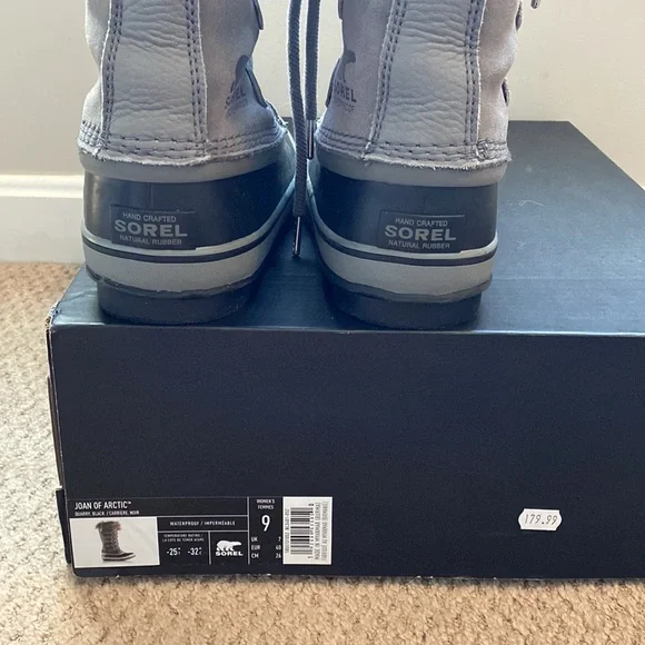 Basically new Sorel Joan of Arctic Waterproof boots - Size 9 - Picture 3 of 6